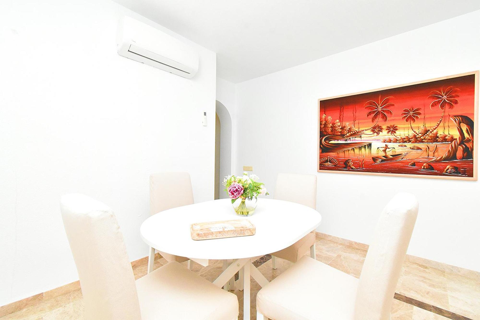 Expoholidays - Puerto Deportivo La Goleta Apartment *